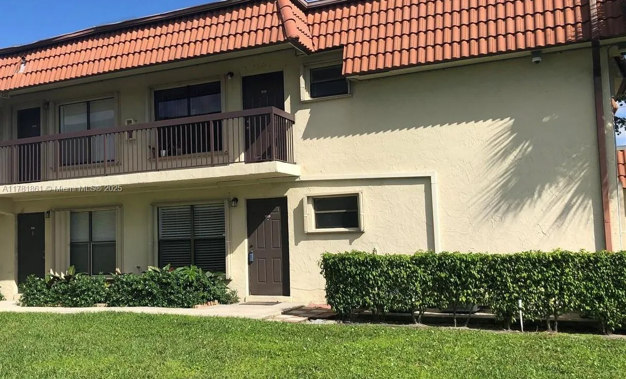 10008 NW 6th St # 103, Pembroke Pines FL 33024