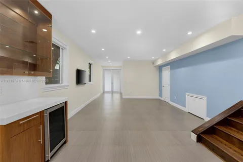 2993 Ruth St # 2993, Miami FL 33133