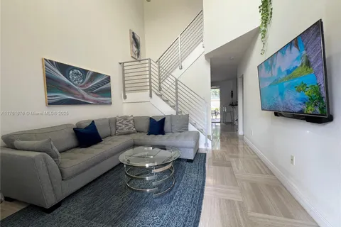 190 Riverwalk Cir # 190, Sunrise FL 33326