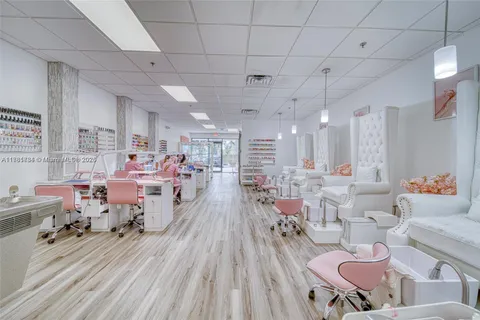 Nail Salon For Sale In Oakland Park Blvd Near Sunrise, Oakland Park FL 33351