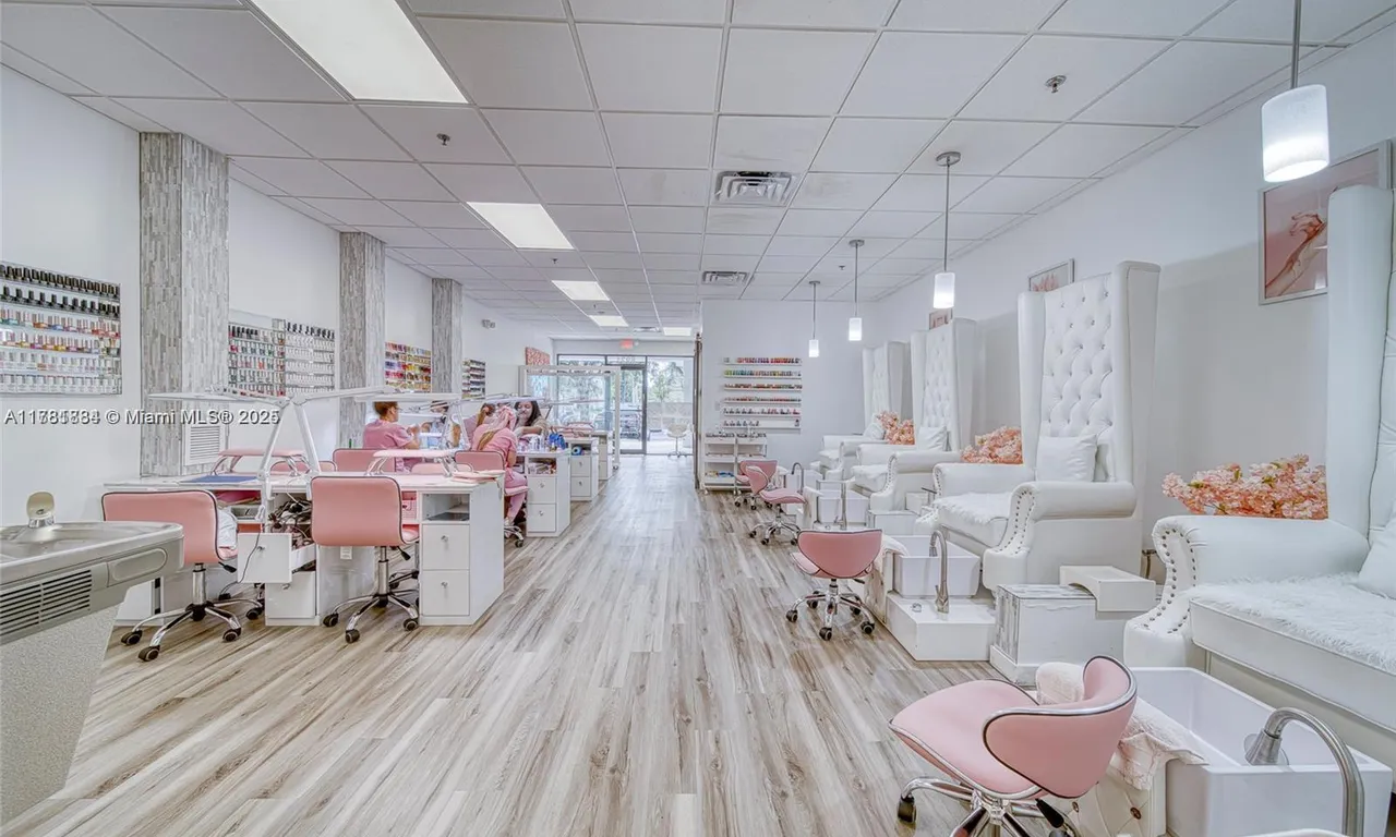 Nail Salon For Sale In Oakland Park Blvd Near Sunrise, Oakland Park FL 33351
