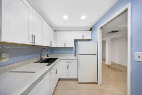 3750 Inverrary Dr # 1N, Lauderhill FL 33319