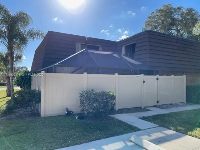 6902 69th Way, West Palm Beach FL 33407