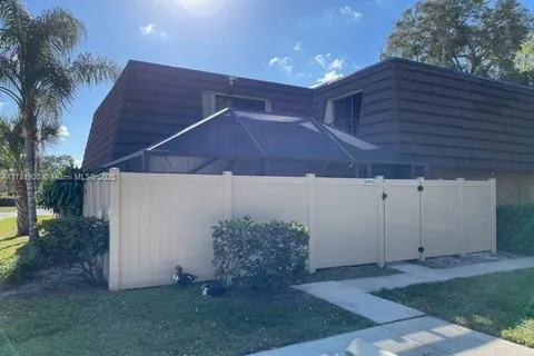 6902 69th Way, West Palm Beach FL 33407