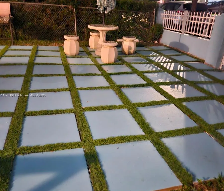 1540 NW 153rd St # 1, Miami Gardens FL 33054