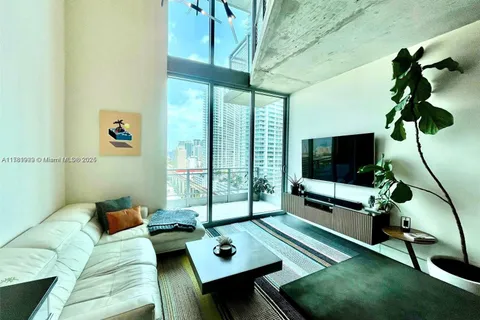 690 SW 1st Ct # 2103, Miami FL 33130