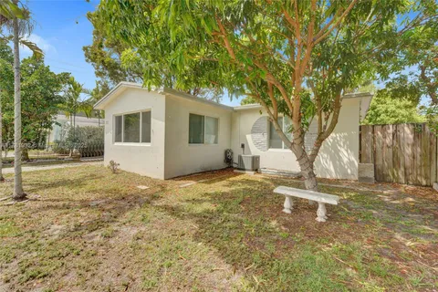 317 SW 13th St, Fort Lauderdale FL 33315