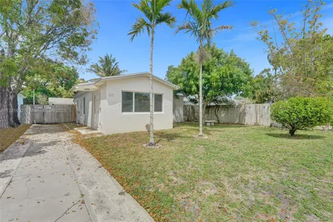 317 SW 13th St, Fort Lauderdale FL 33315