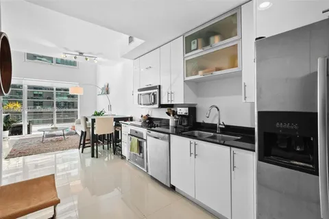 60 SW 13th St # 2214, Miami FL 33130