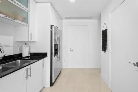 60 SW 13th St # 2214, Miami FL 33130