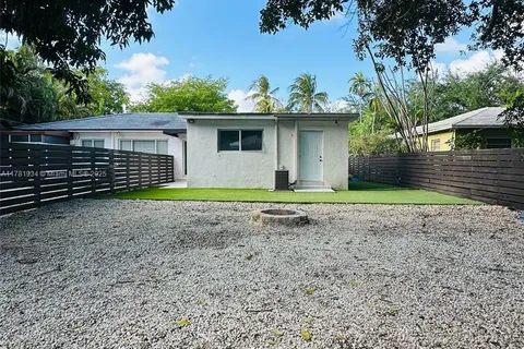 940 NE 121st St # 1, Biscayne Park FL 33161