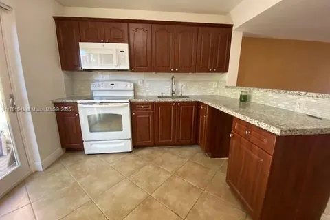 560 NW 82nd Pl # 306, Miami FL 33126