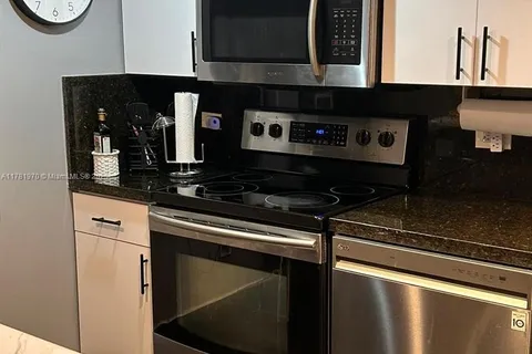 20515 E Country Club Dr # 648, Aventura FL 33180
