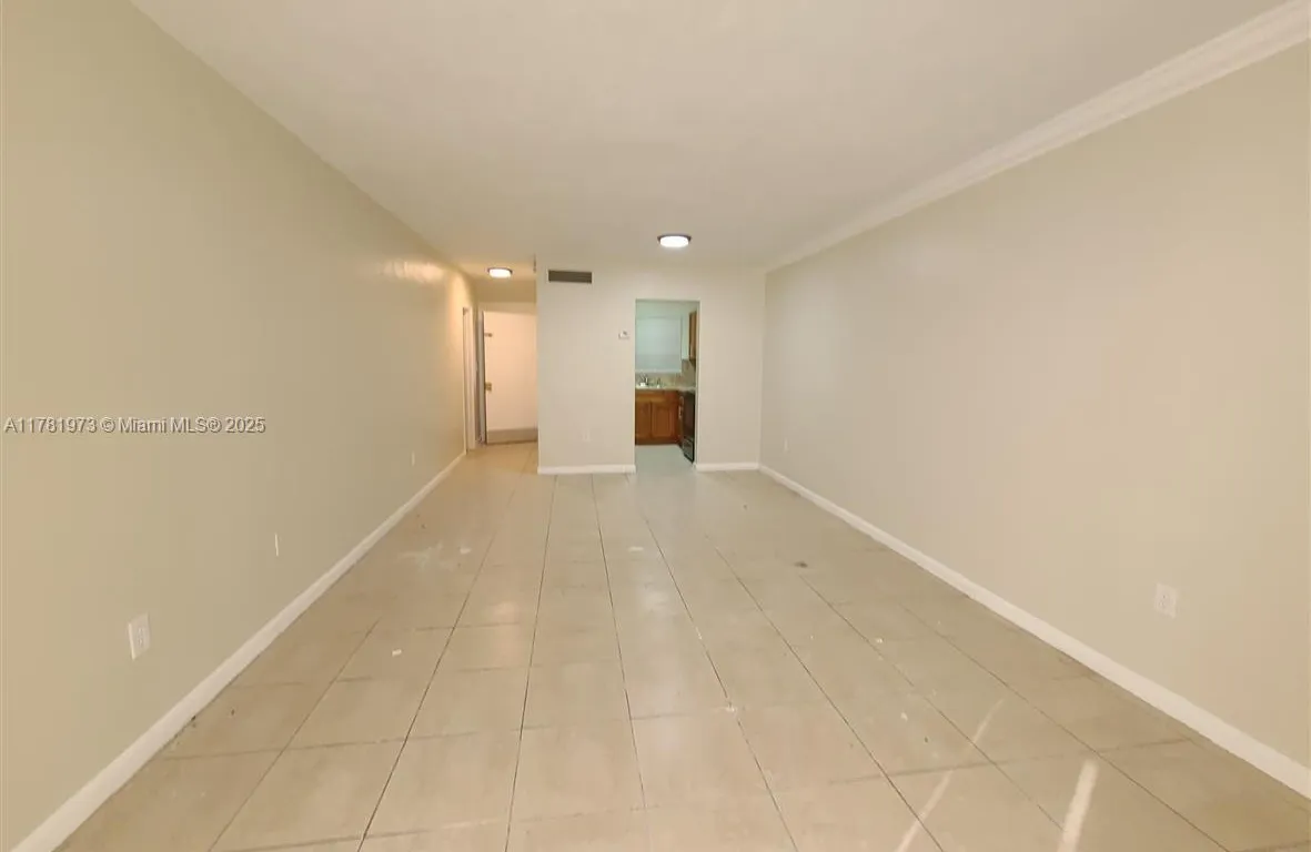 140 Royal Palm Rd # 107, Hialeah Gardens FL 33016