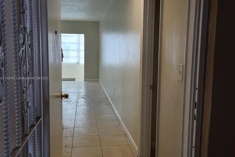 140 Royal Palm Rd # 107, Hialeah Gardens FL 33016