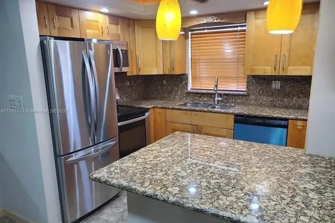 651 Pine Dr # 305, Pompano Beach FL 33060