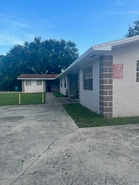 2154 NW 61st St # 2160, Miami FL 33142