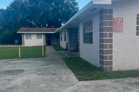 2154 NW 61st St # 2160, Miami FL 33142
