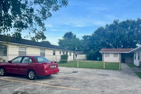 2154 NW 61st St # 2160, Miami FL 33142