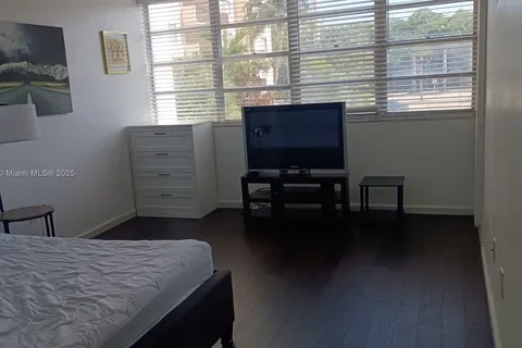 2841 NE 163rd St # 214, North Miami Beach FL 33160