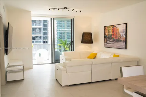 1000 Brickell Plz # 4305, Miami FL 33131