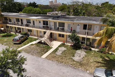 70 NW 77th St # 26, Miami FL 33150
