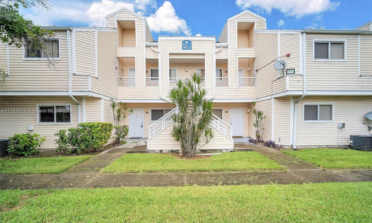 3449 NW 44th St # 103, Oakland Park FL 33309