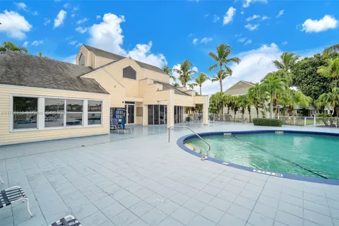 3449 NW 44th St # 103, Oakland Park FL 33309