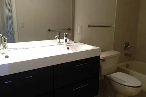 8225 Lake Dr # 107, Doral FL 33166