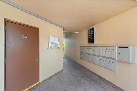 2781 N Pine Island Rd # 105, Sunrise FL 33322