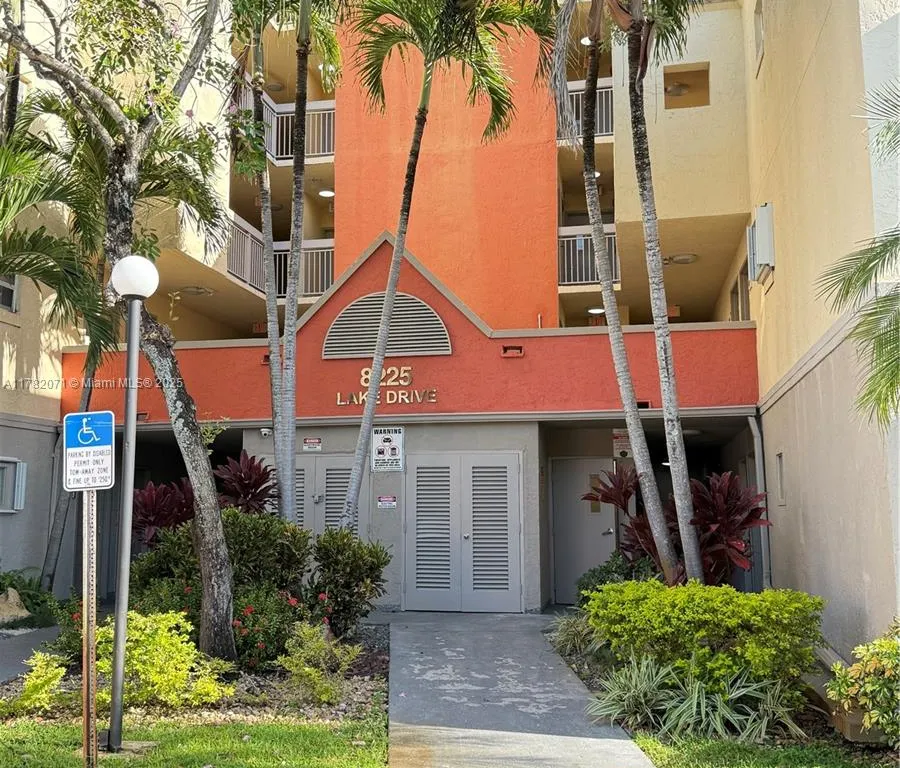 8225 Lake Dr # 401, Doral FL 33166