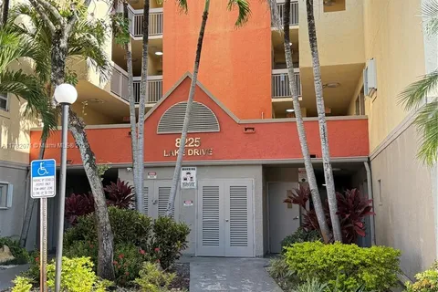 8225 Lake Dr # 401, Doral FL 33166