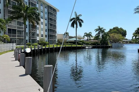 3020 NE 16th Ave # 103, Oakland Park FL 33334