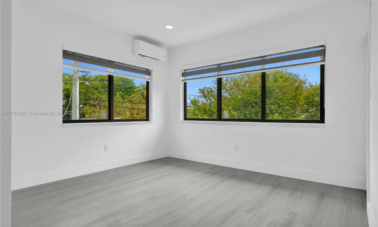 210 Beacom Blvd # B, Miami FL 33135