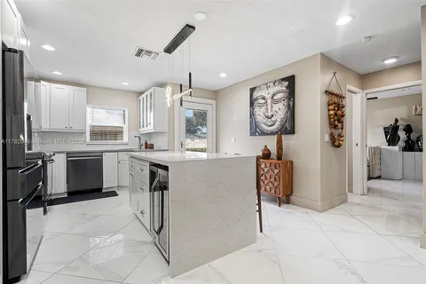 2769 W Ashley Dr W # B, West Palm Beach FL 33415