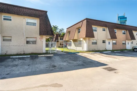 4528 SW 54th St # B, Dania Beach FL 33314