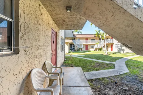 4528 SW 54th St # B, Dania Beach FL 33314