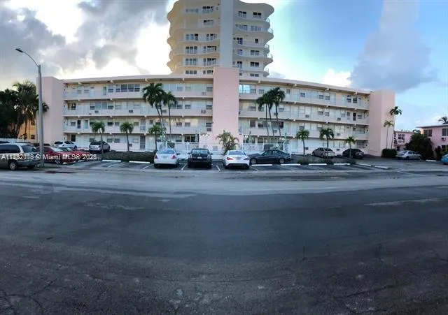 625 Antioch Ave # 302, Fort Lauderdale FL 33304