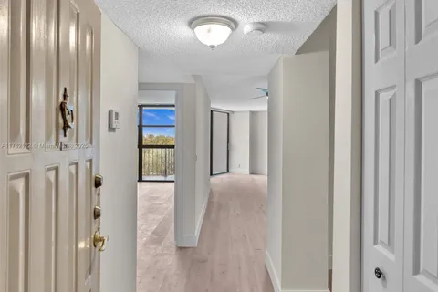 400 Leslie Dr # 711, Hallandale Beach FL 33009