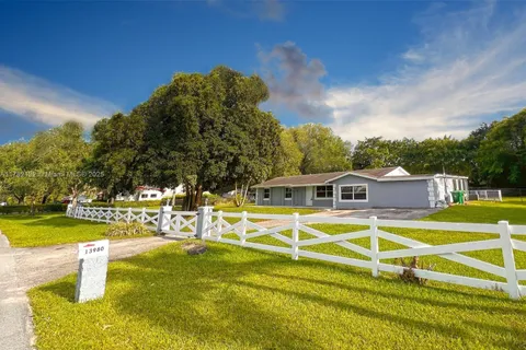 13980 SW 36th Ct, Davie FL 33330