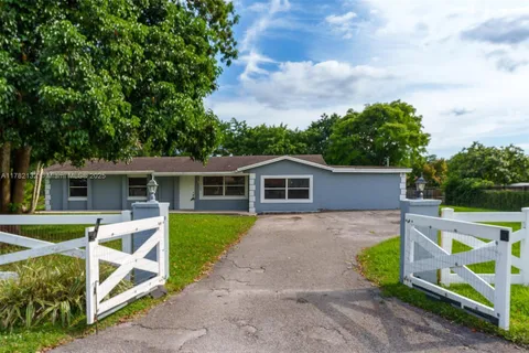 13980 SW 36th Ct, Davie FL 33330
