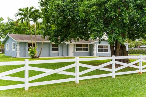 13980 SW 36th Ct, Davie FL 33330