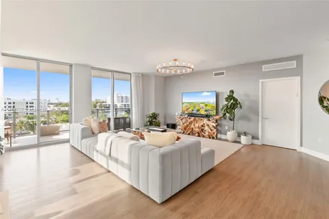 17301 Biscayne Blvd # 702, North Miami Beach FL 33160