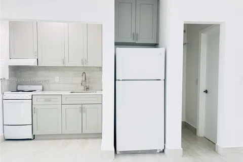 13390 NE 6th Av # 1, North Miami FL 33161