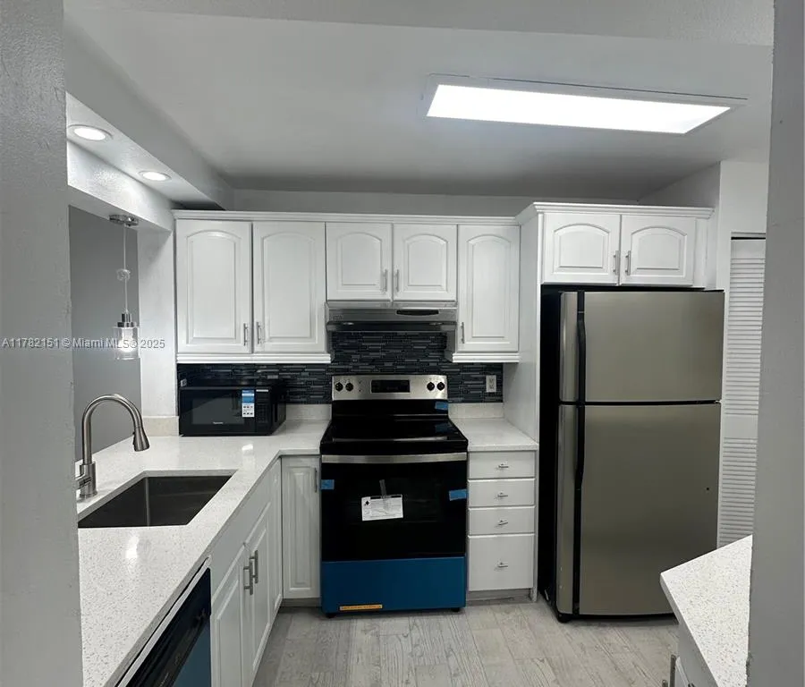 901 NE 209th Ter # 105, Miami FL 33179