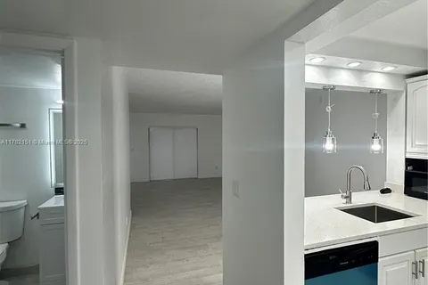 901 NE 209th Ter # 105, Miami FL 33179