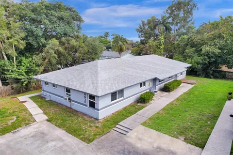 6622 SW 48th St, Davie FL 33314