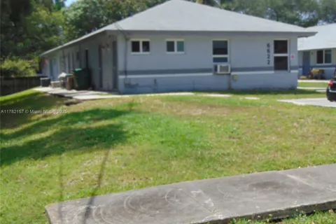 6622 SW 48th St, Davie FL 33314