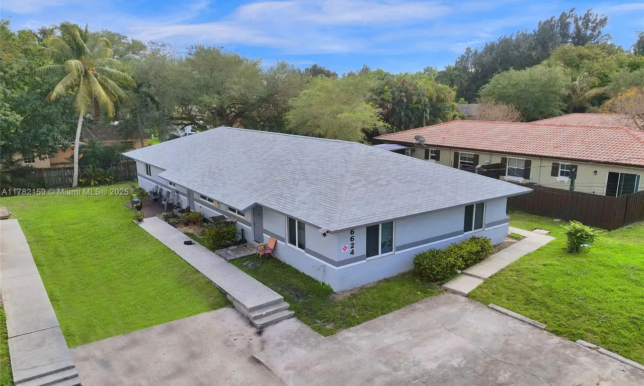 6624 SW 48th St, Davie FL 33314