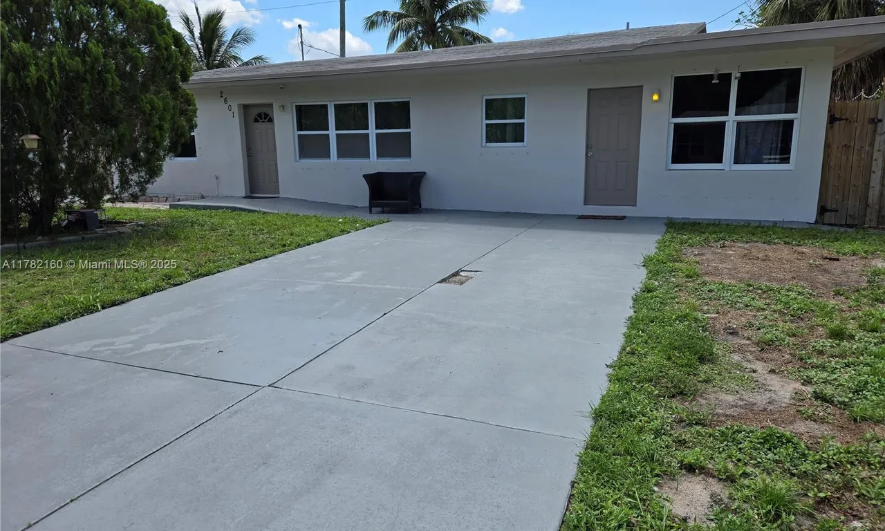 2601 NE 9th Ave, Pompano Beach FL 33064